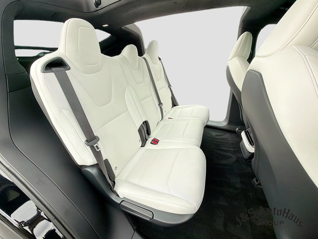 Used 2024 Tesla Model X AWD/4WD image 34