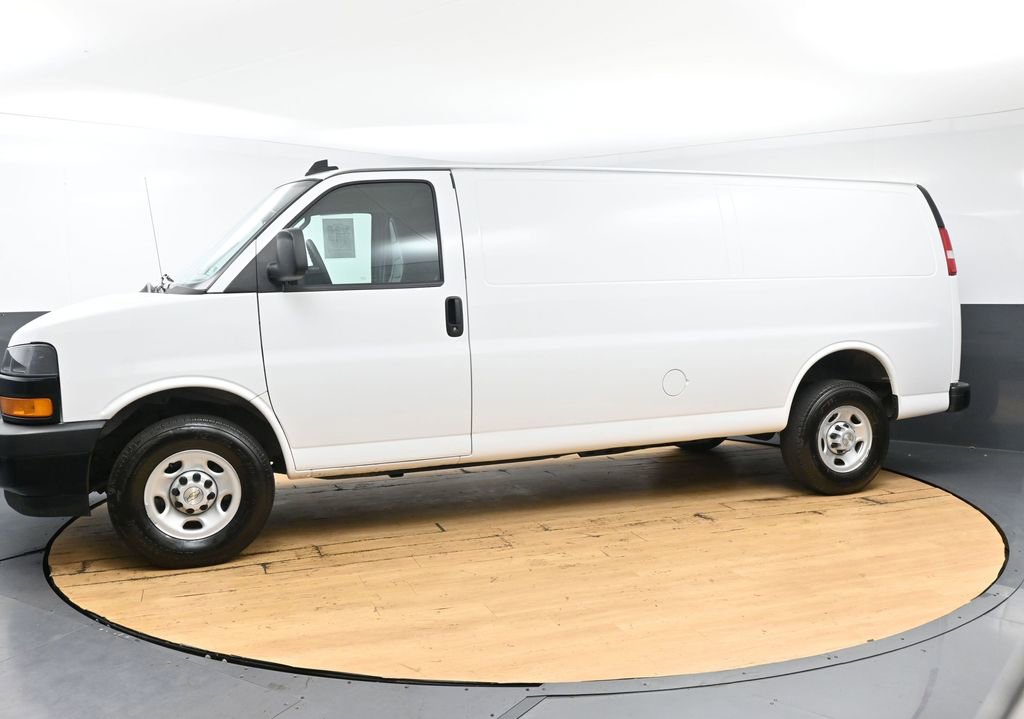 Used 2024 Chevrolet Express 3500 Extended w/ Driver Convenience Package image 6