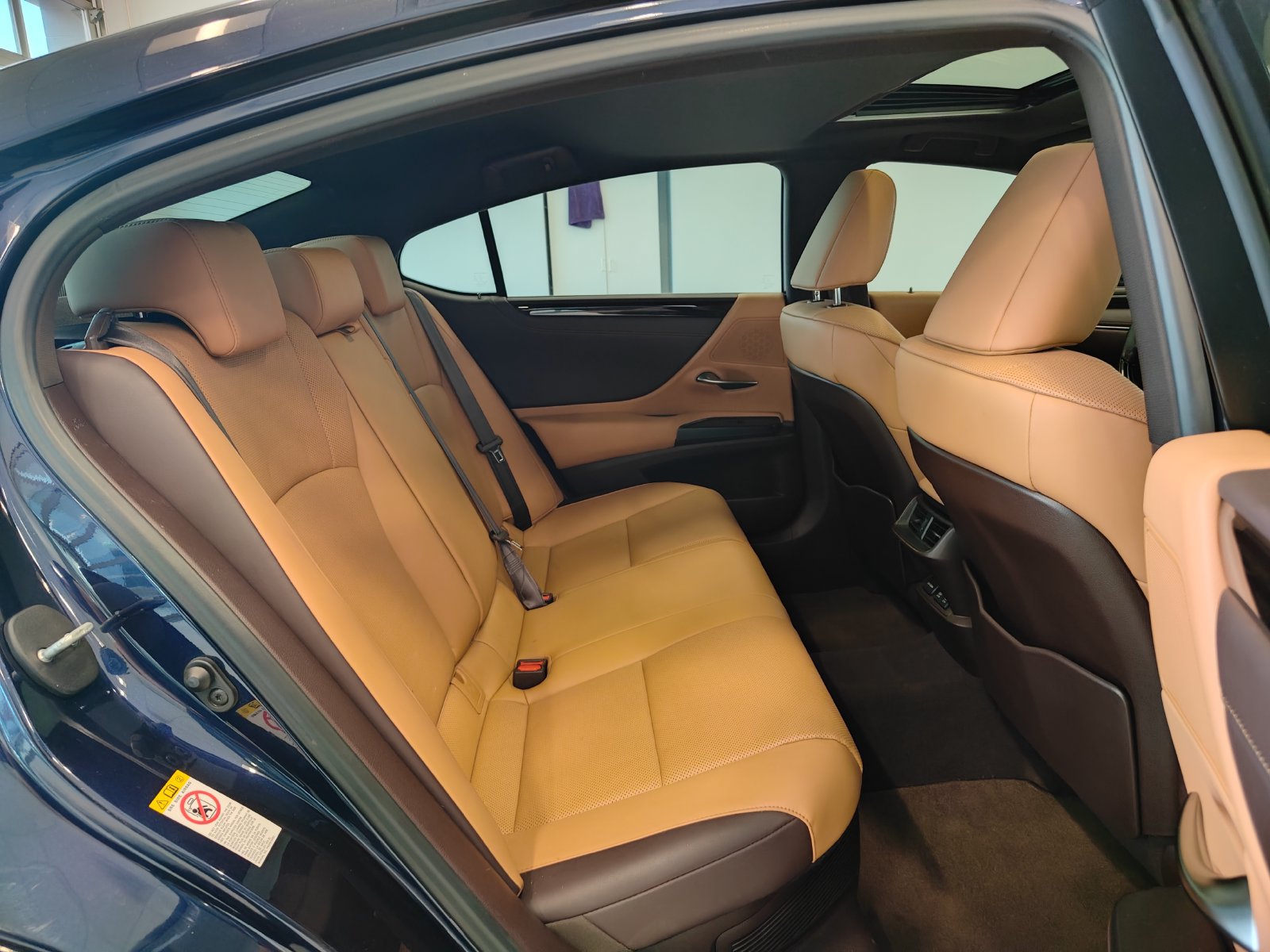 Used 2019 Lexus ES 300h w/ Premium Package FWD image 33