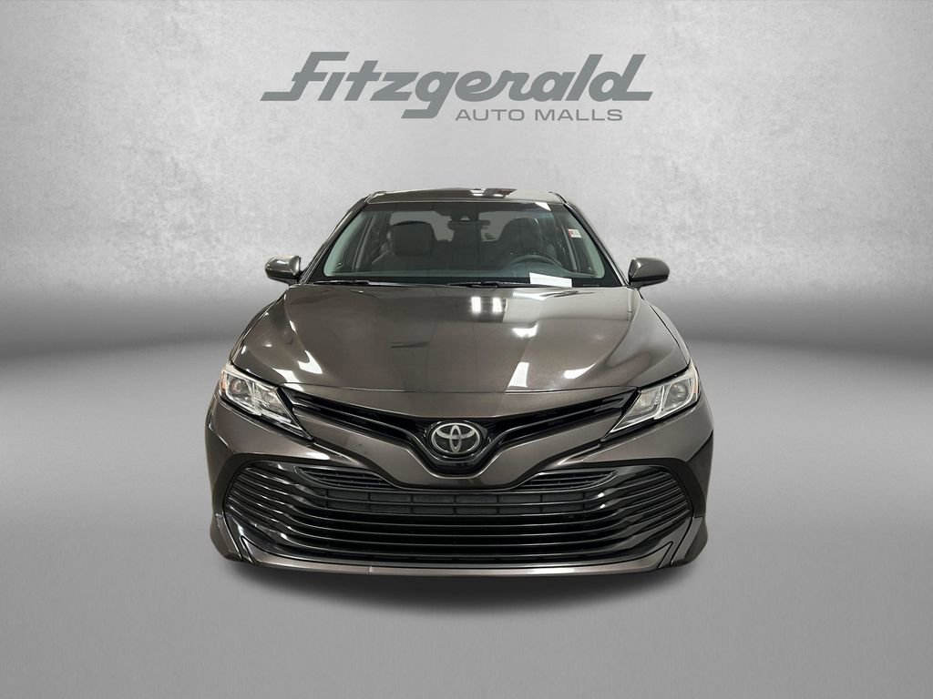 Used 2018 Toyota Camry LE image 10