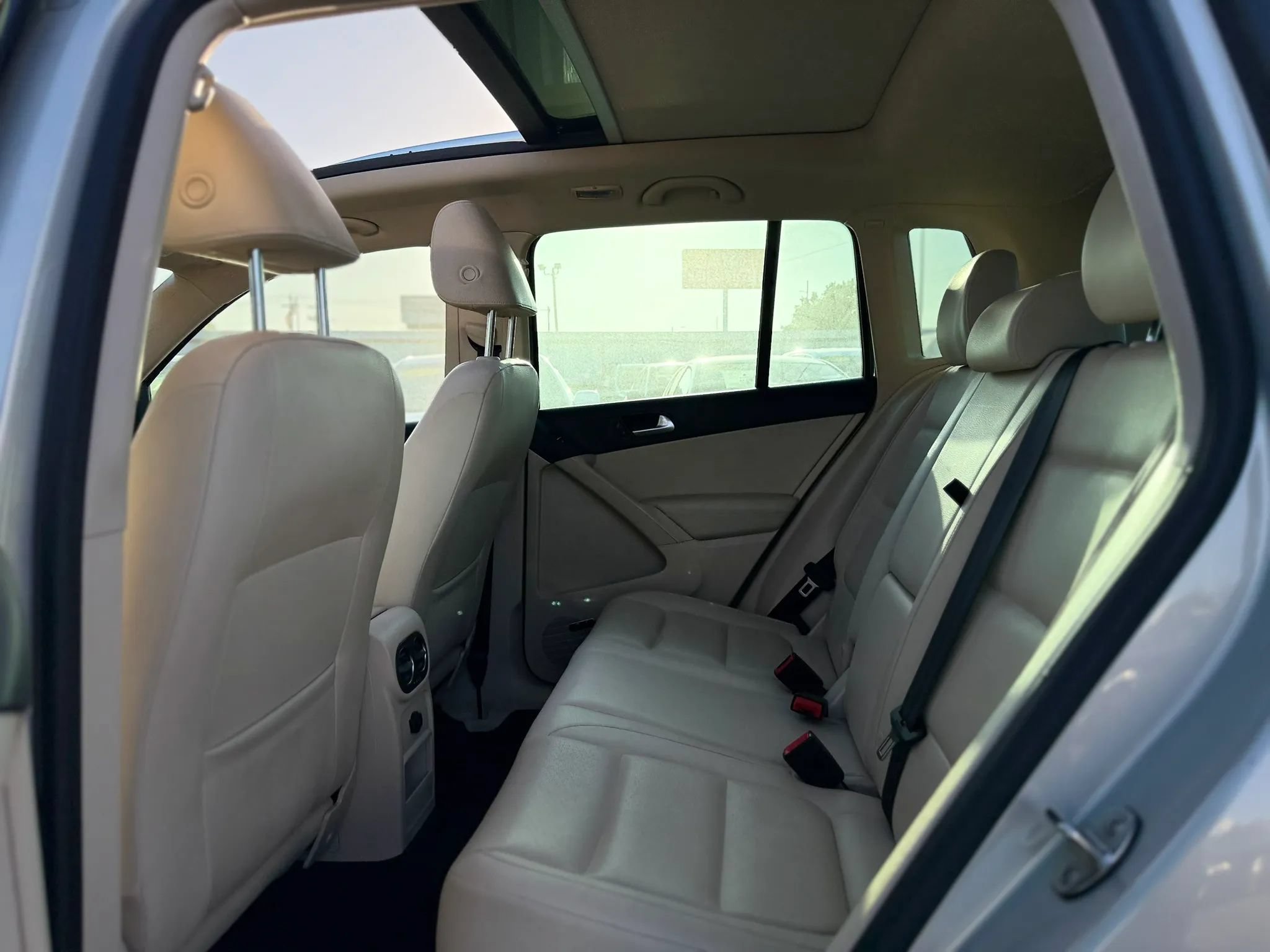 Used 2014 Volkswagen Tiguan SEL FWD image 42