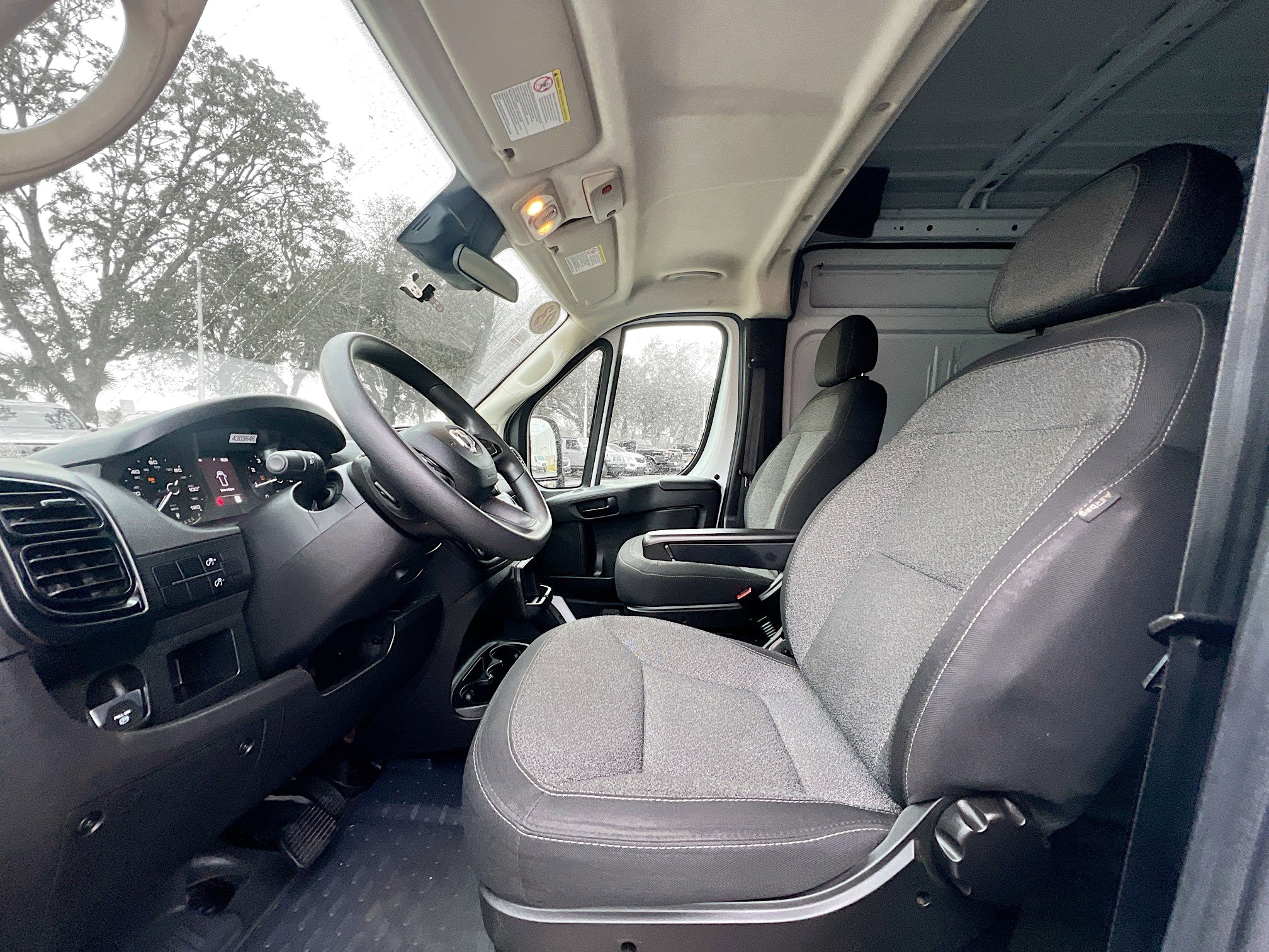 Used 2023 RAM ProMaster 2500 image 14