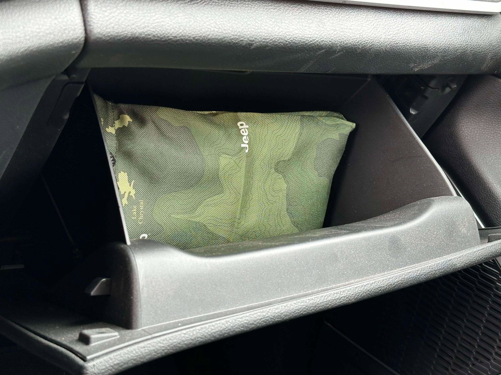 Used 2023 Jeep Grand Cherokee 4WD 4xe image 31