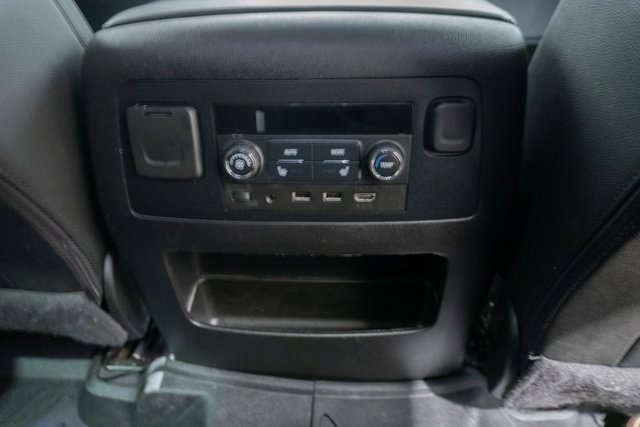 Used 2020 Chevrolet Suburban Premier image 11