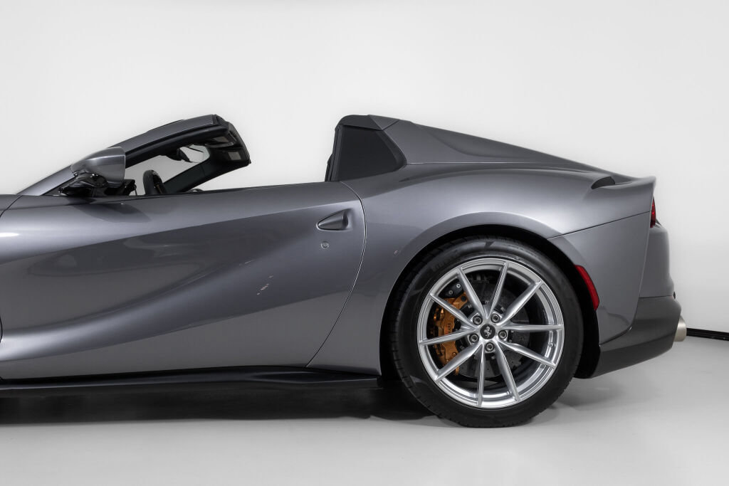 Used 2021 Ferrari 812 GTS RWD image 16