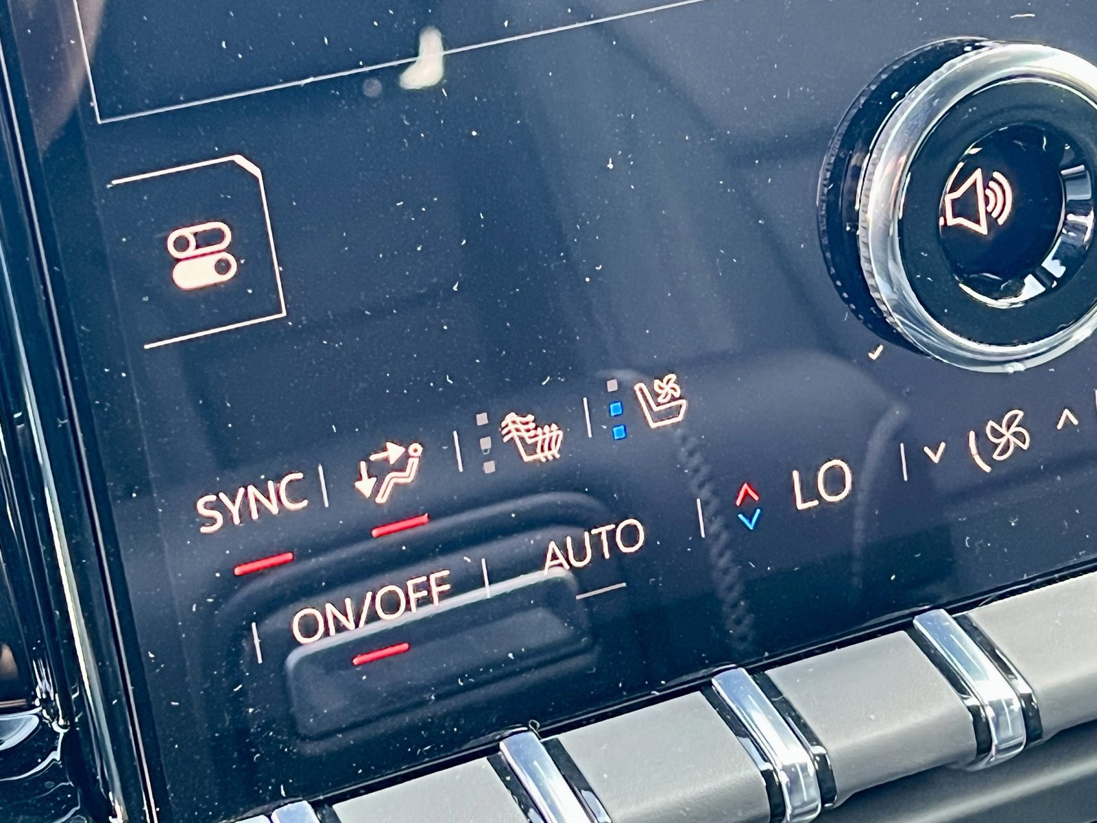 New 2025 GMC Yukon XL Denali AWD/4WD image 25