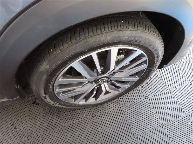 Used 2024 Nissan Kicks SV FWD image 10