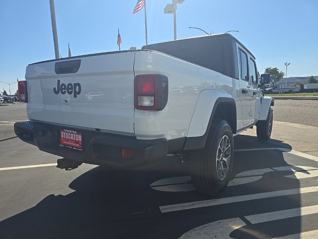 New 2025 Jeep Gladiator Sport AWD/4WD image 11