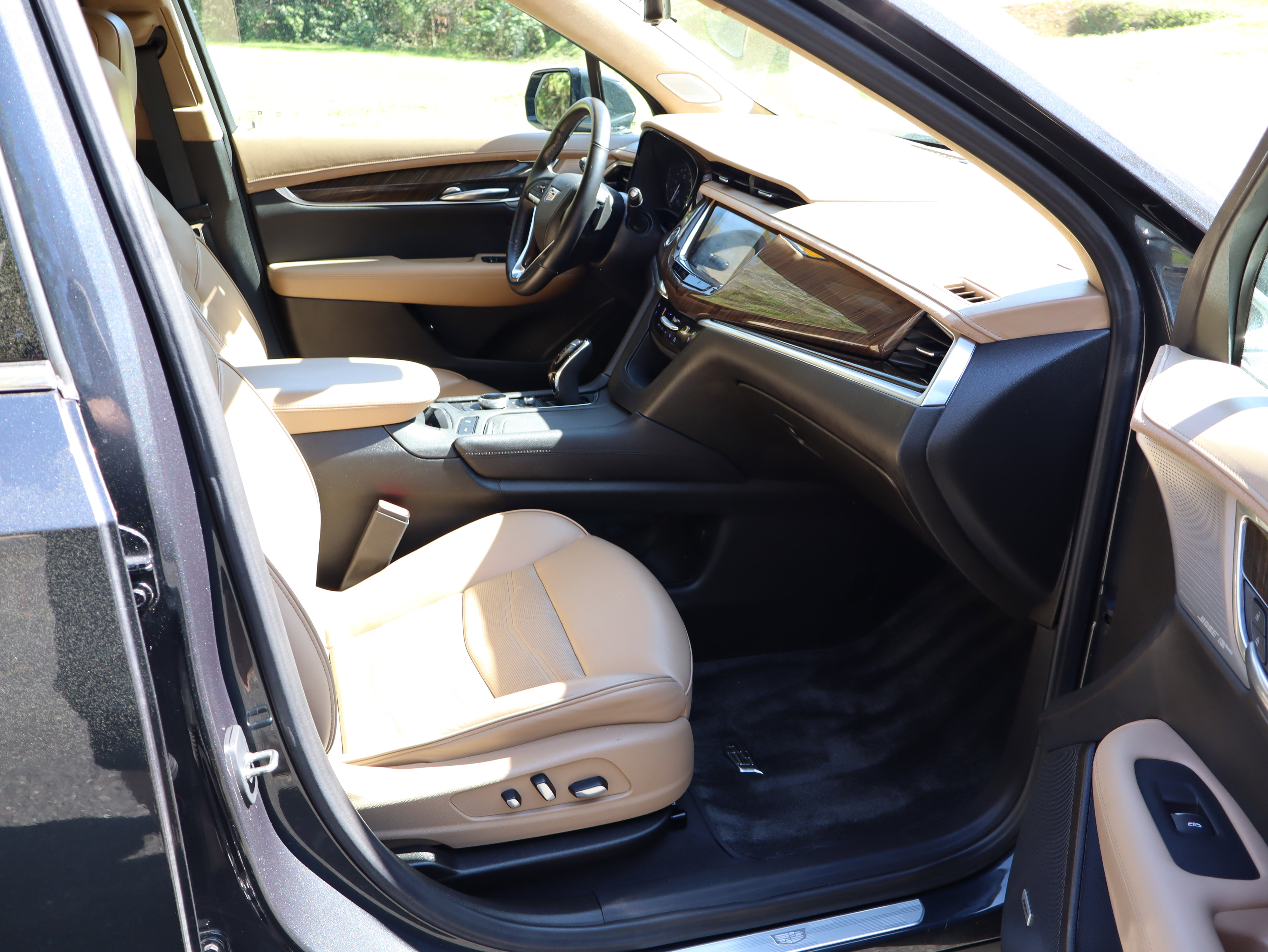 Used 2023 Cadillac XT6 Premium Luxury w/ Platinum Package image 27