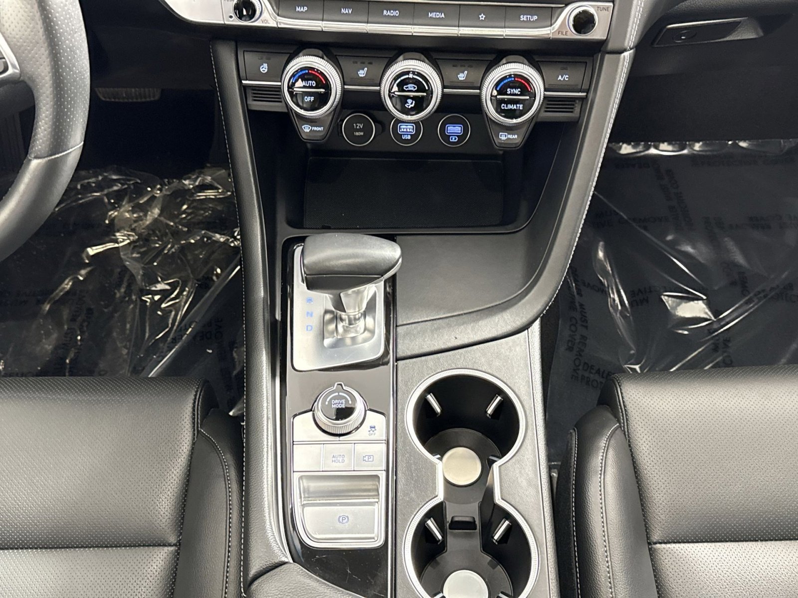 Used 2023 Genesis G70 2.0T image 22