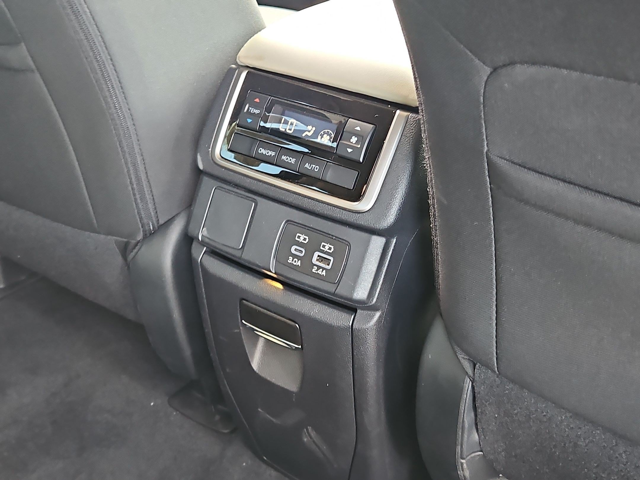 Used 2024 Subaru Ascent Premium w/ Convenience Package AWD/4WD image 29