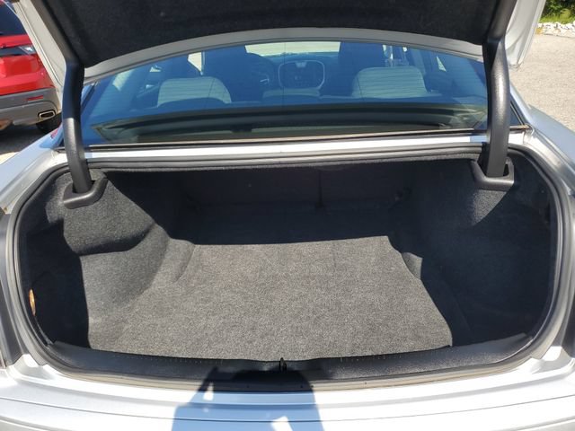 Used 2023 Chrysler 300 Touring w/ Sport Appearance Package RWD image 9