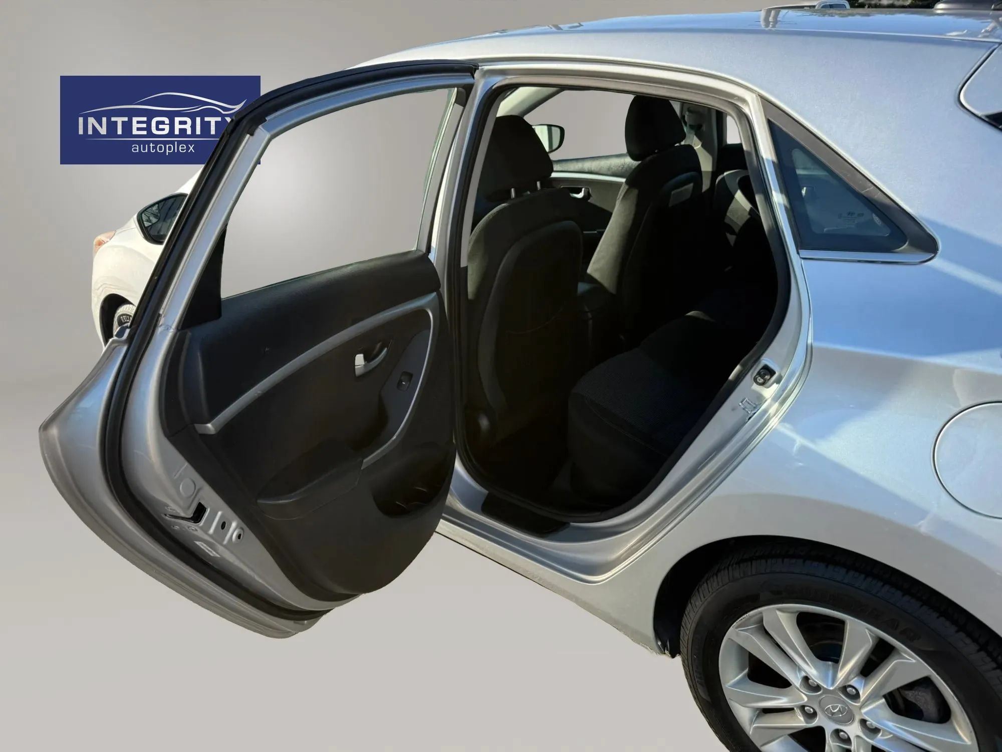 Used 2015 Hyundai Elantra GT FWD image 25