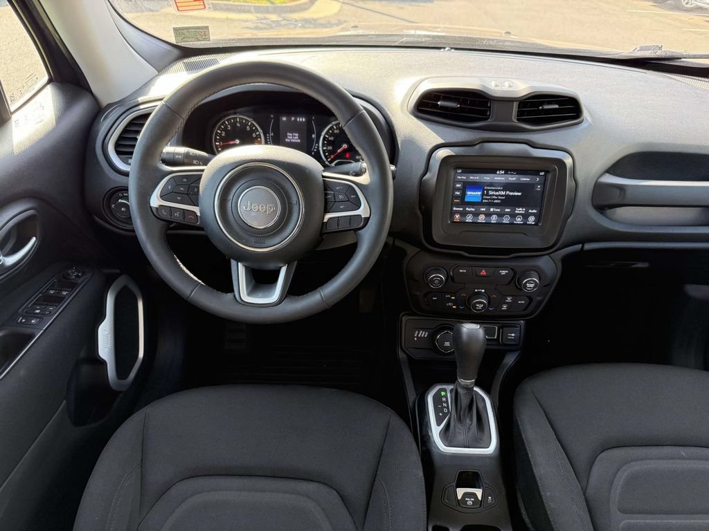 Used 2019 Jeep Renegade Latitude AWD/4WD image 17