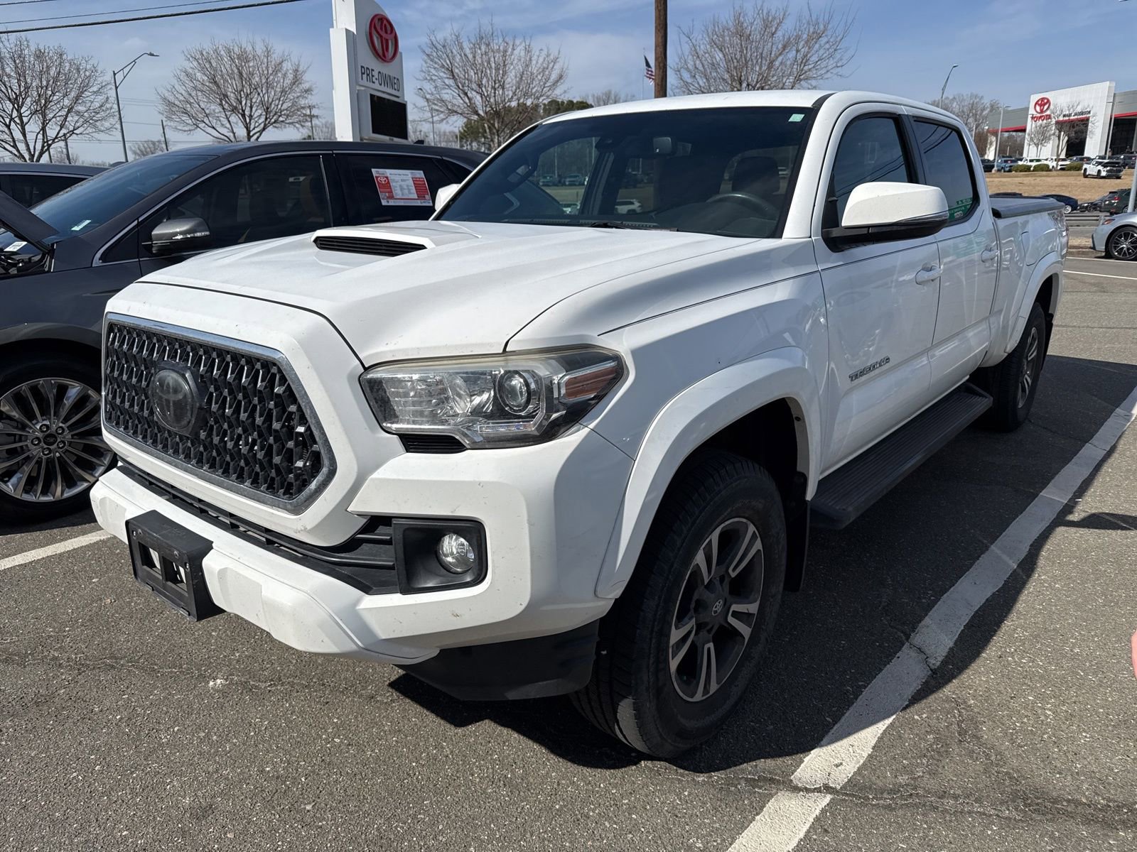 Used 2018 Toyota Tacoma TRD Sport w/ Technology Package image 12