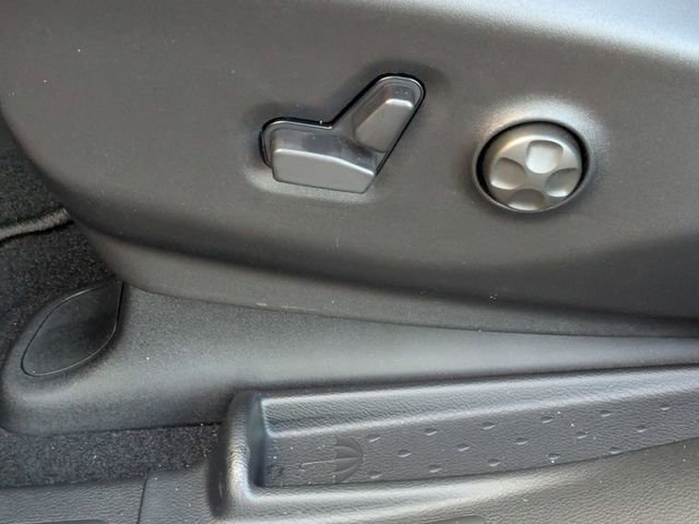 New 2026 Chrysler Pacifica Select image 13