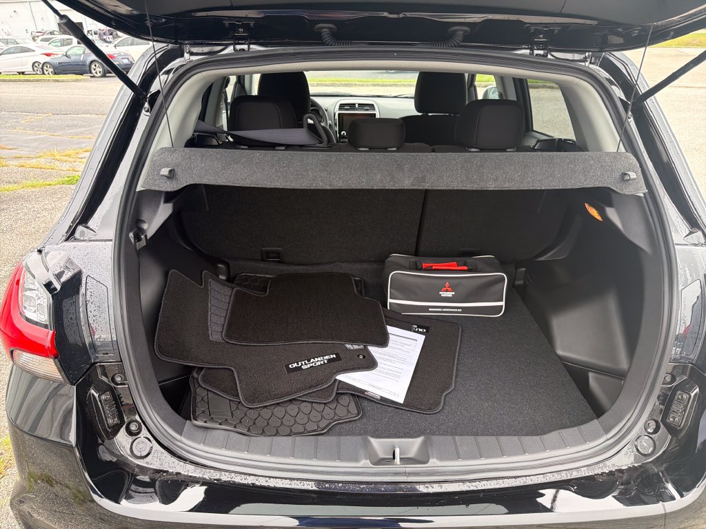 New 2027 Mitsubishi Outlander Sport LE AWD/4WD image 9