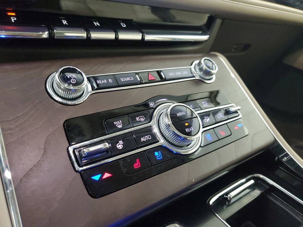 Used 2023 Lincoln Aviator Reserve w/ Equipment Group 201A image 29