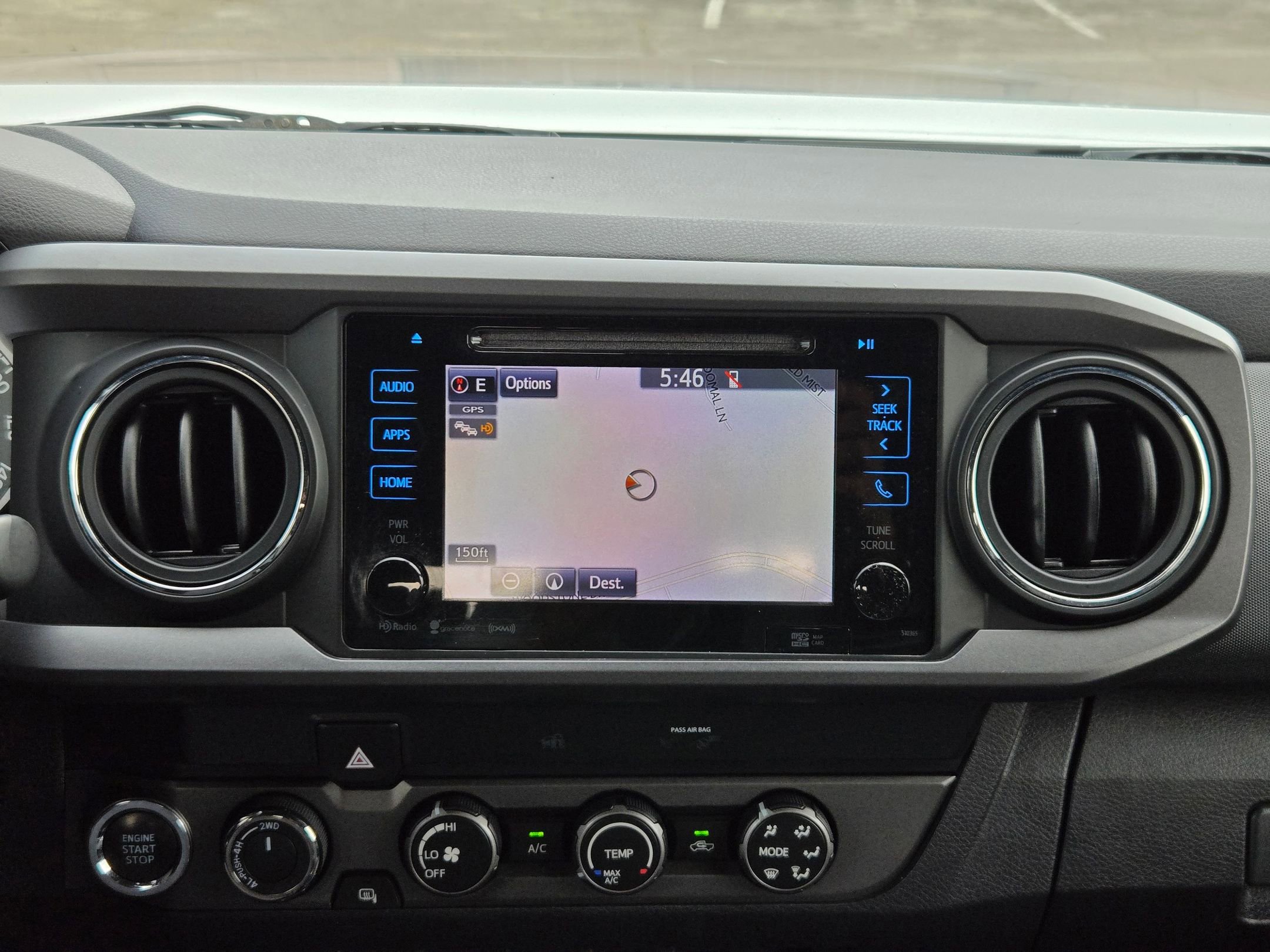 Used 2019 Toyota Tacoma TRD Off-Road w/ Technology Package AWD/4WD image 18