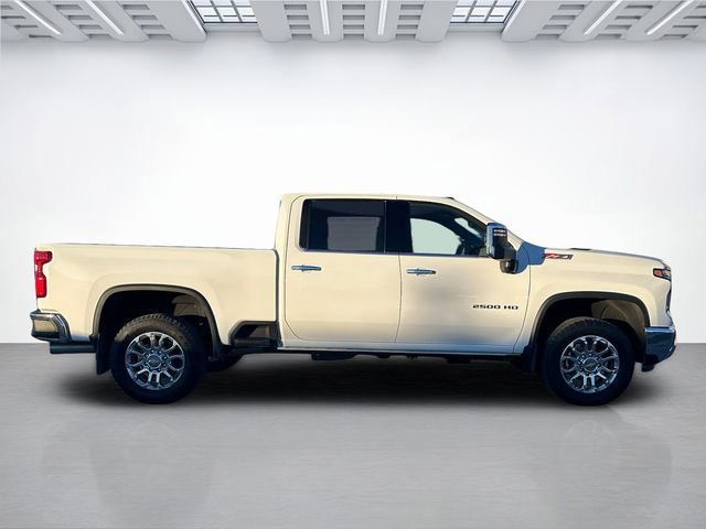 Used 2024 Chevrolet Silverado 2500 LTZ w/ LTZ Premium Package image 3