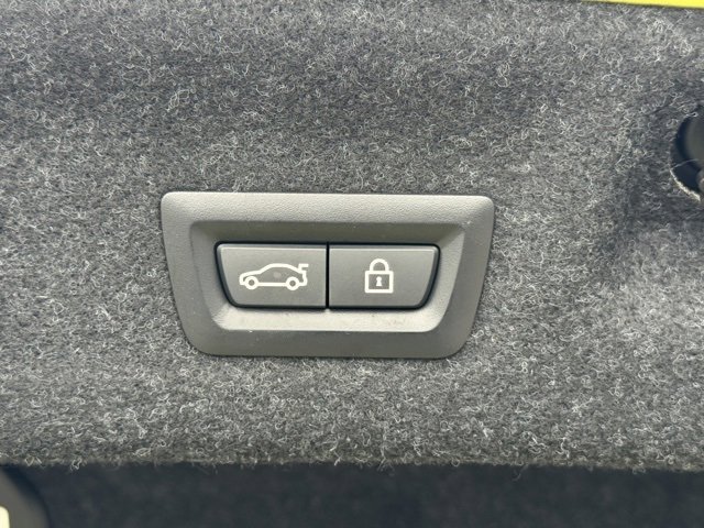 Used 2023 BMW M4 xDrive Competition w/ M Carbon Exterior Package image 16