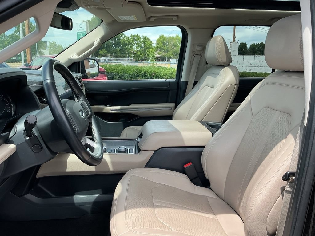 Used 2024 Ford Expedition Limited AWD/4WD image 9
