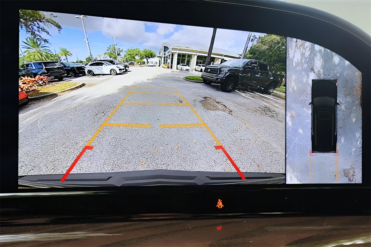 Certified 2023 Cadillac Escalade ESV Premium Luxury Platinum image 29