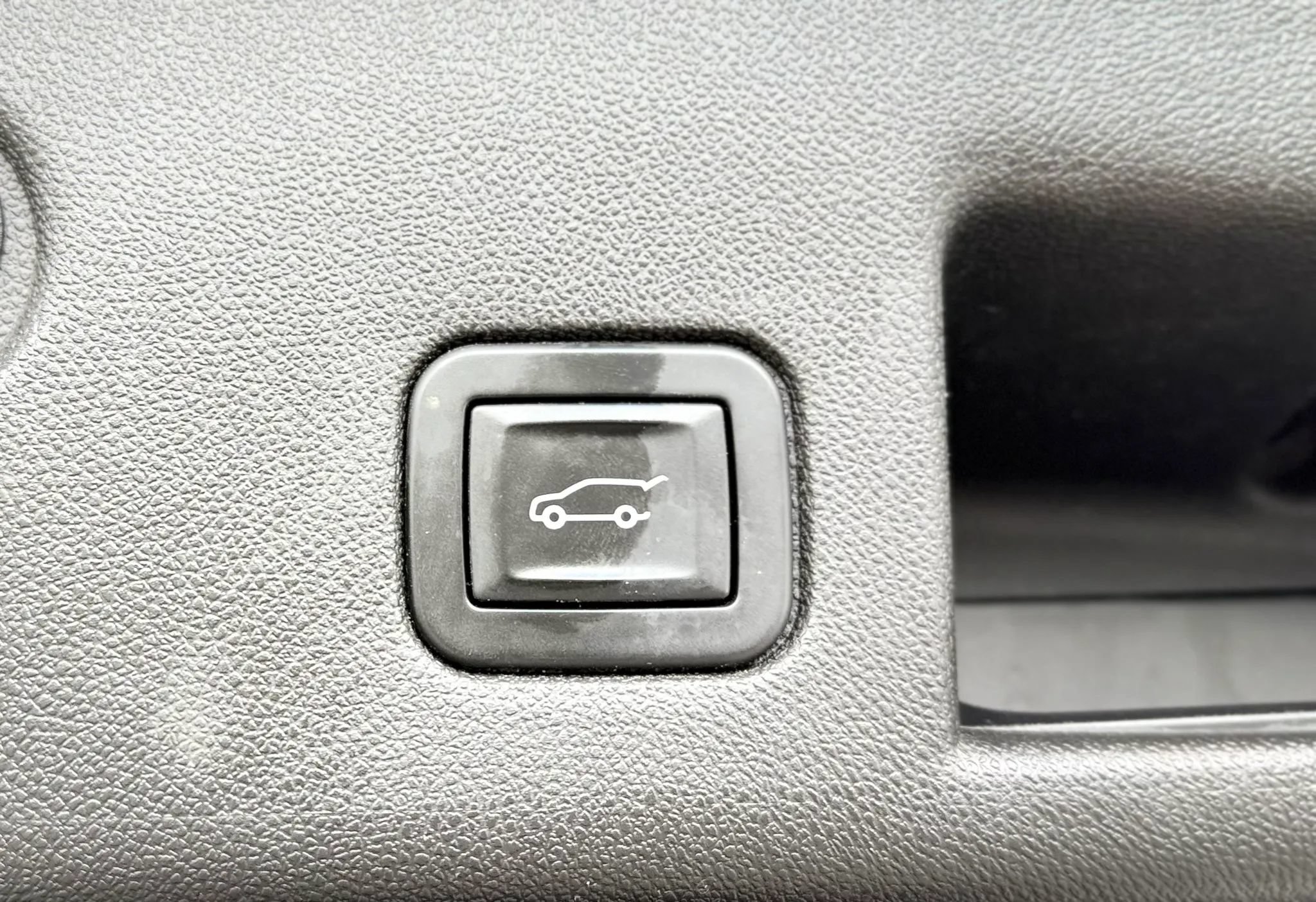 Used 2018 Chevrolet Equinox Premier AWD/4WD image 45