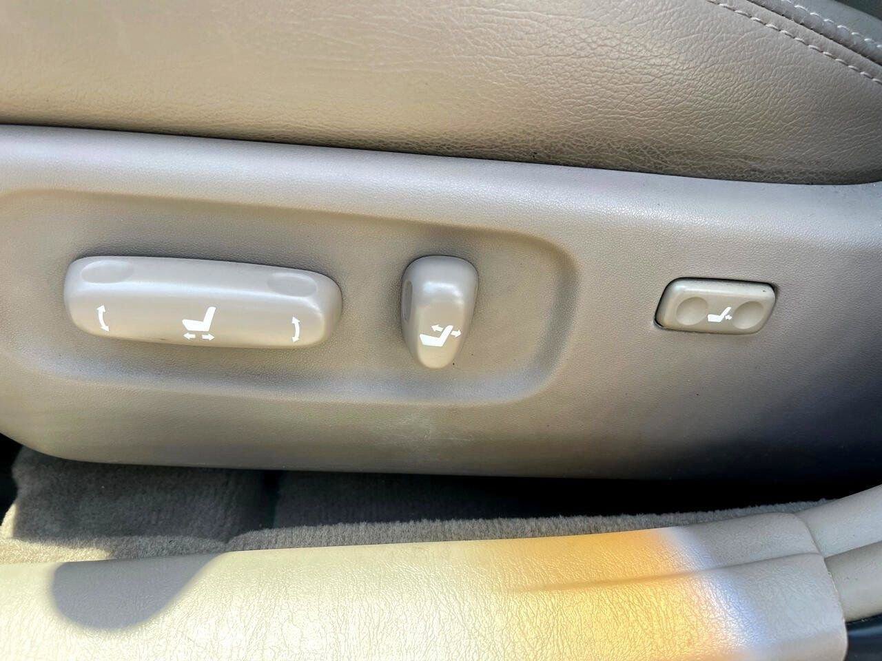 Used 2006 Toyota Camry LE FWD image 10