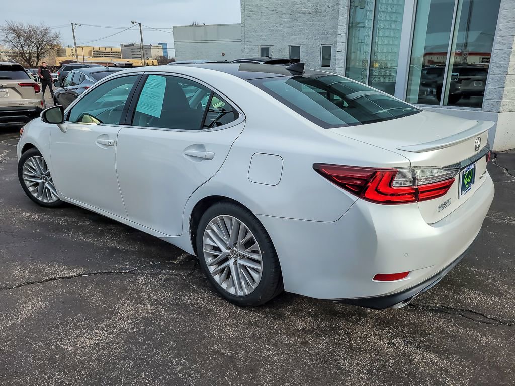 Used 2016 Lexus ES 350 w/ Luxury Package w/Wood Trim image 6
