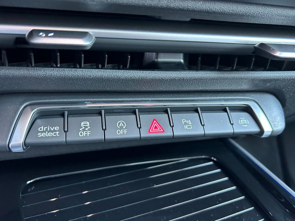 New 2026 Audi Q3 quattro 2.0T AWD/4WD image 32