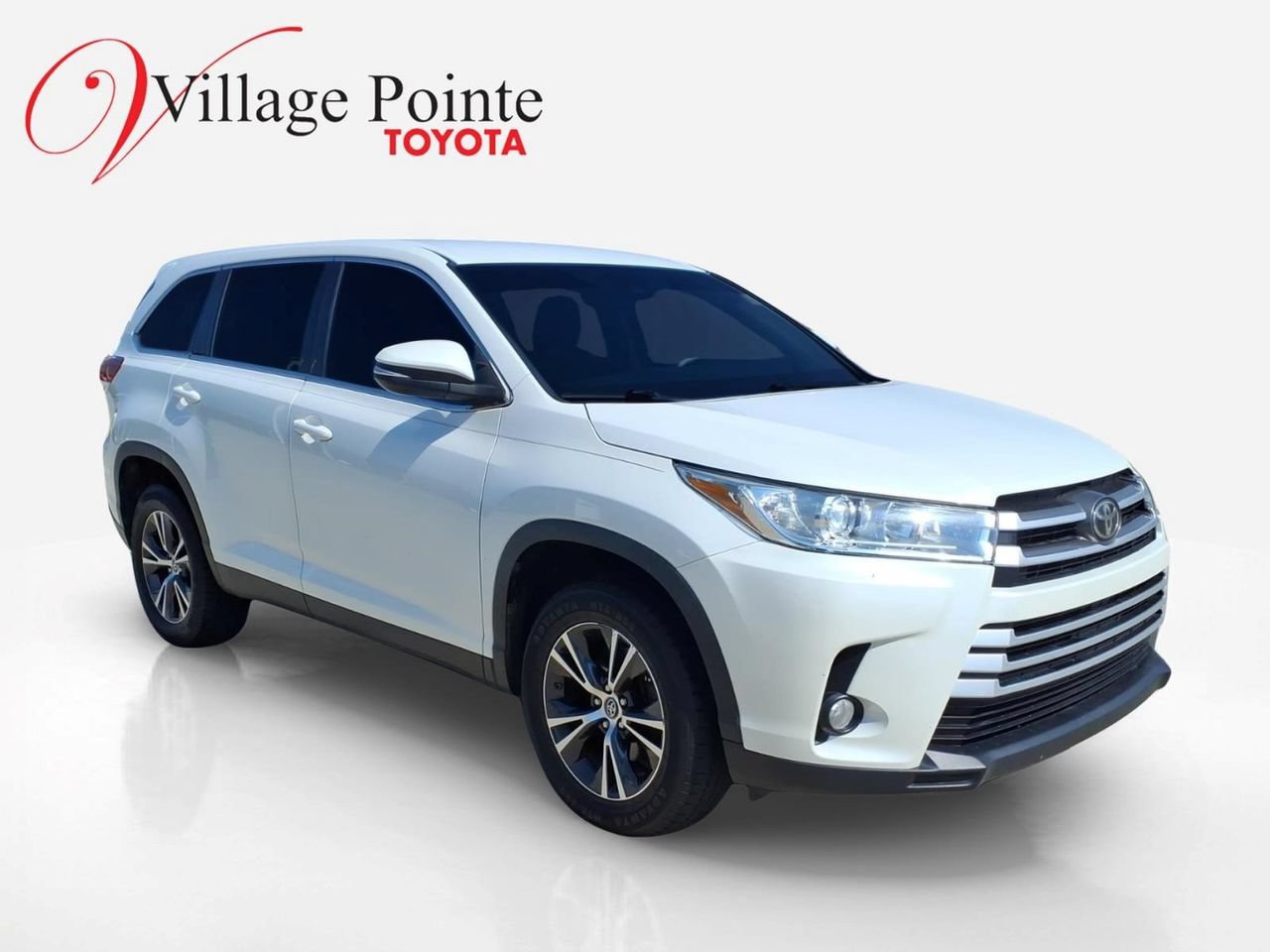 Used 2019 Toyota Highlander Plus FWD image 3