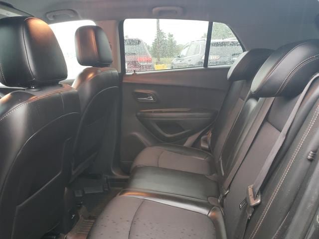 Used 2020 Chevrolet Trax LT w/ LT Convenience Package AWD/4WD image 13