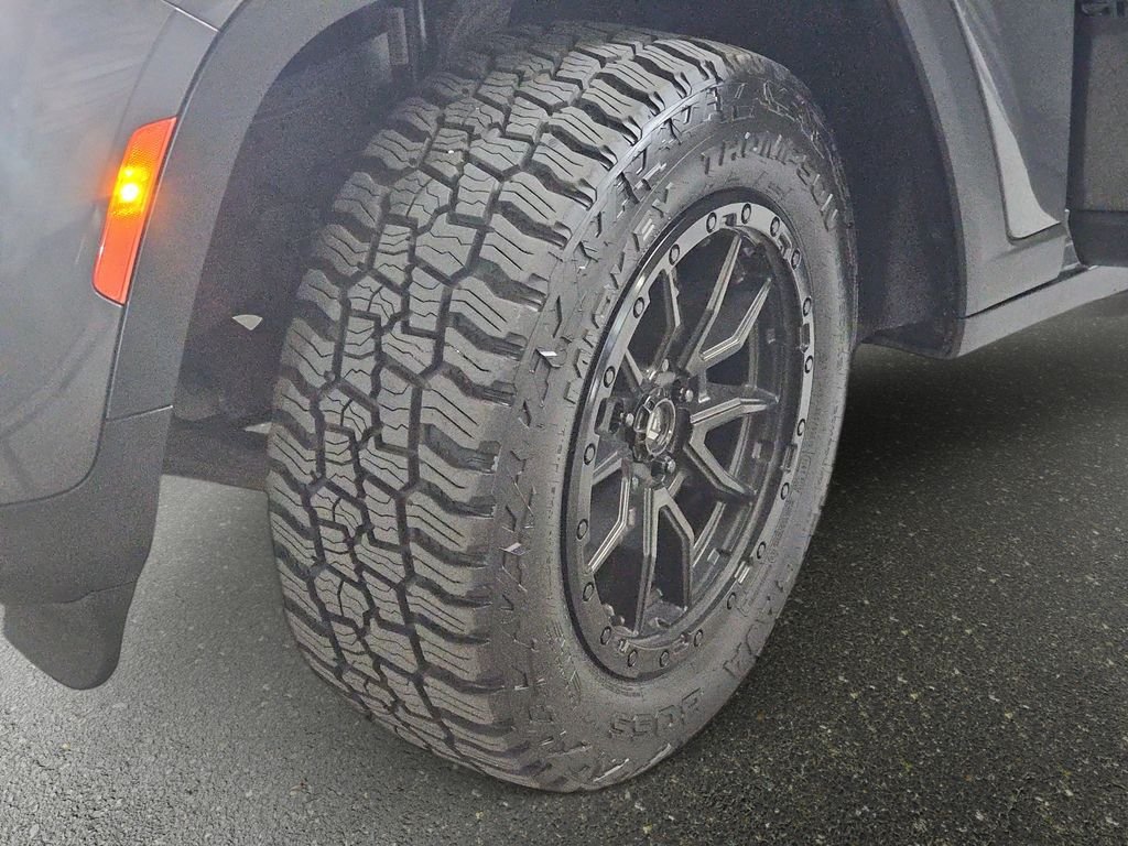 Used 2022 Jeep Grand Cherokee Altitude AWD/4WD image 34