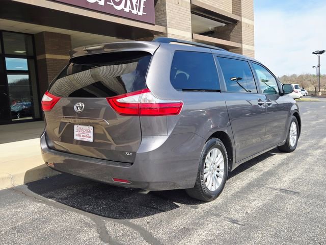 Used 2017 Toyota Sienna XLE FWD image 6