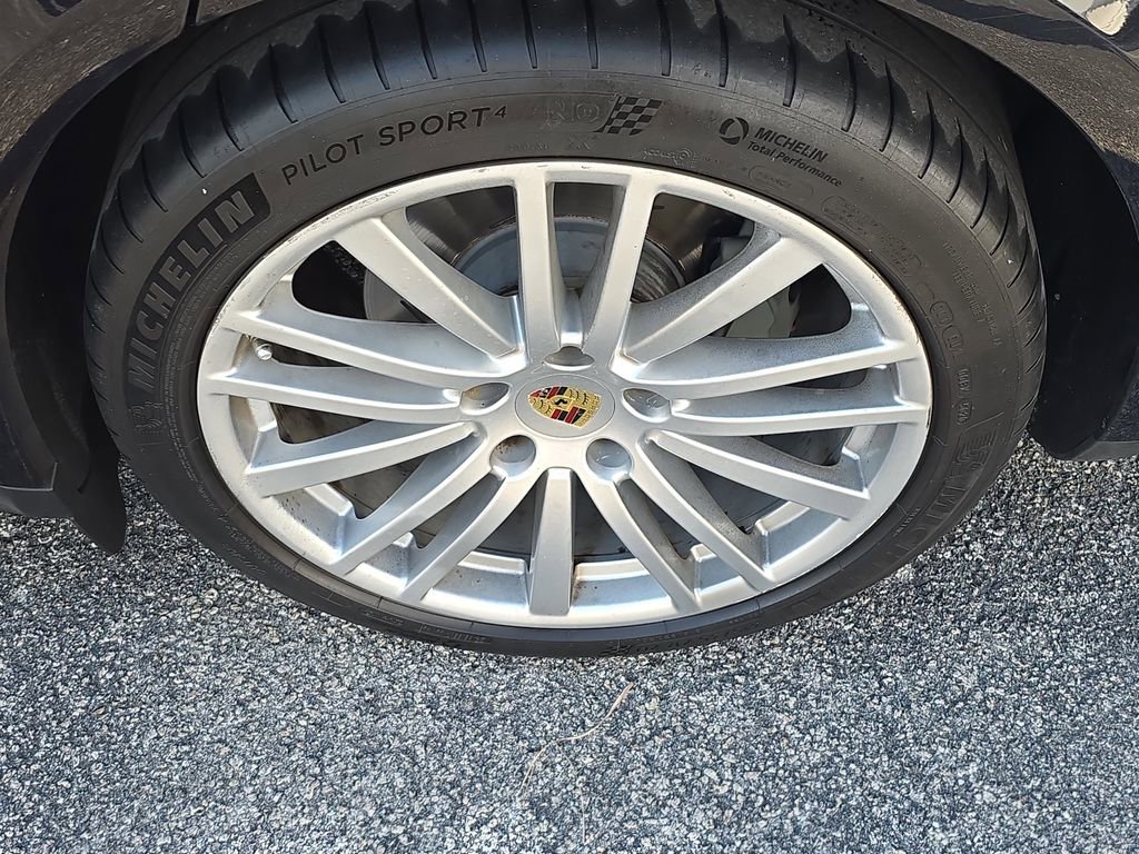 Used 2017 Porsche Panamera 4S image 6