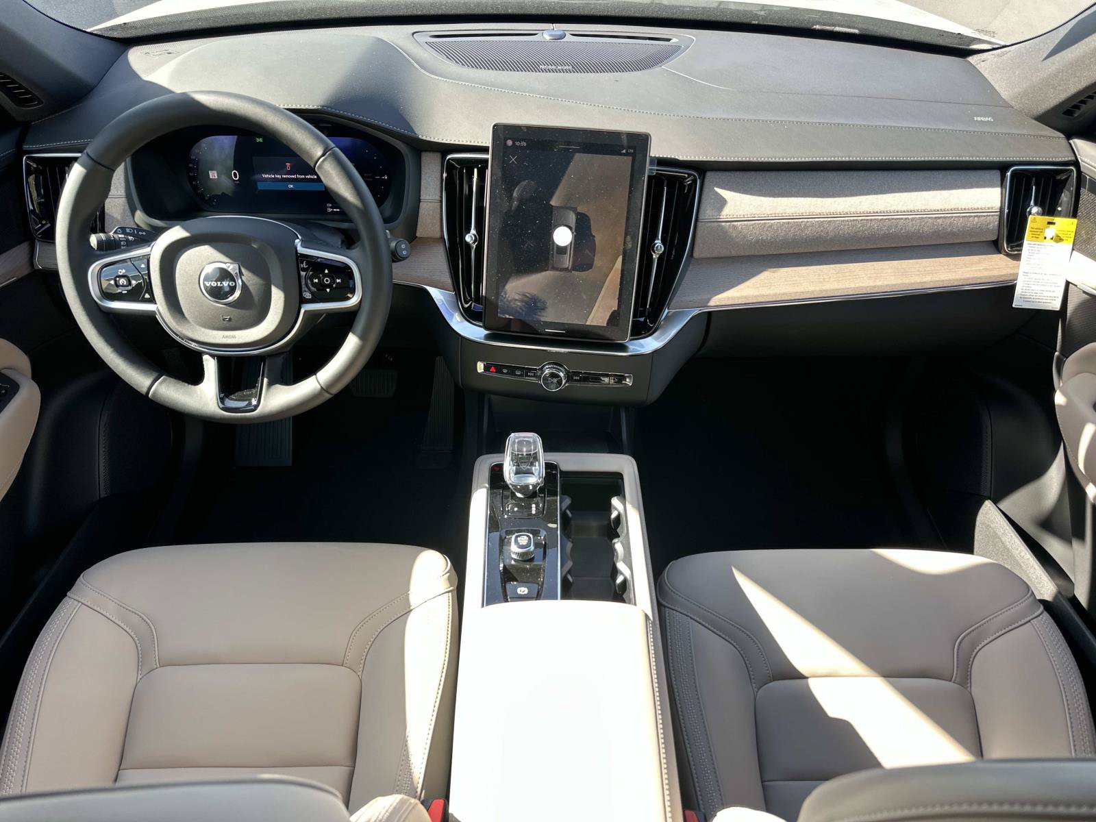 New 2026 Volvo XC90 T8 Plus AWD/4WD image 7