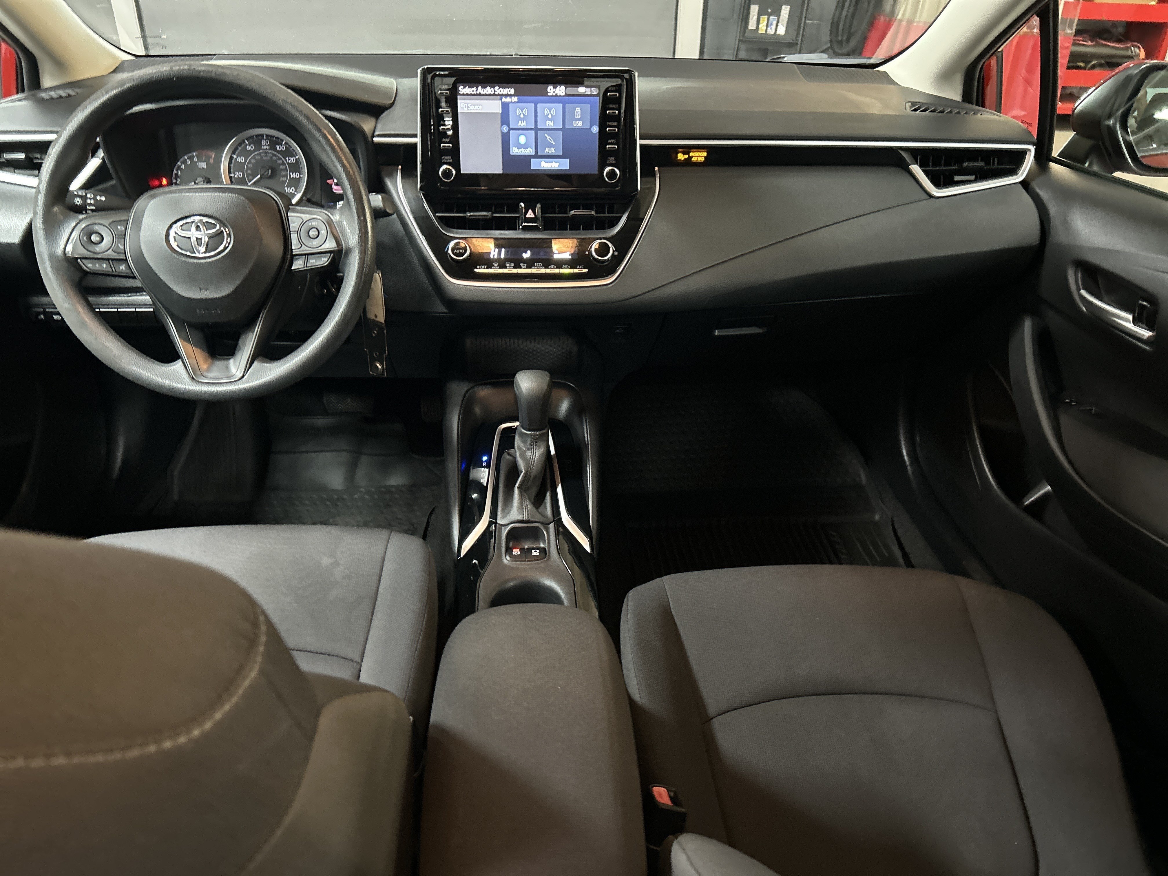 Used 2020 Toyota Corolla LE FWD image 27