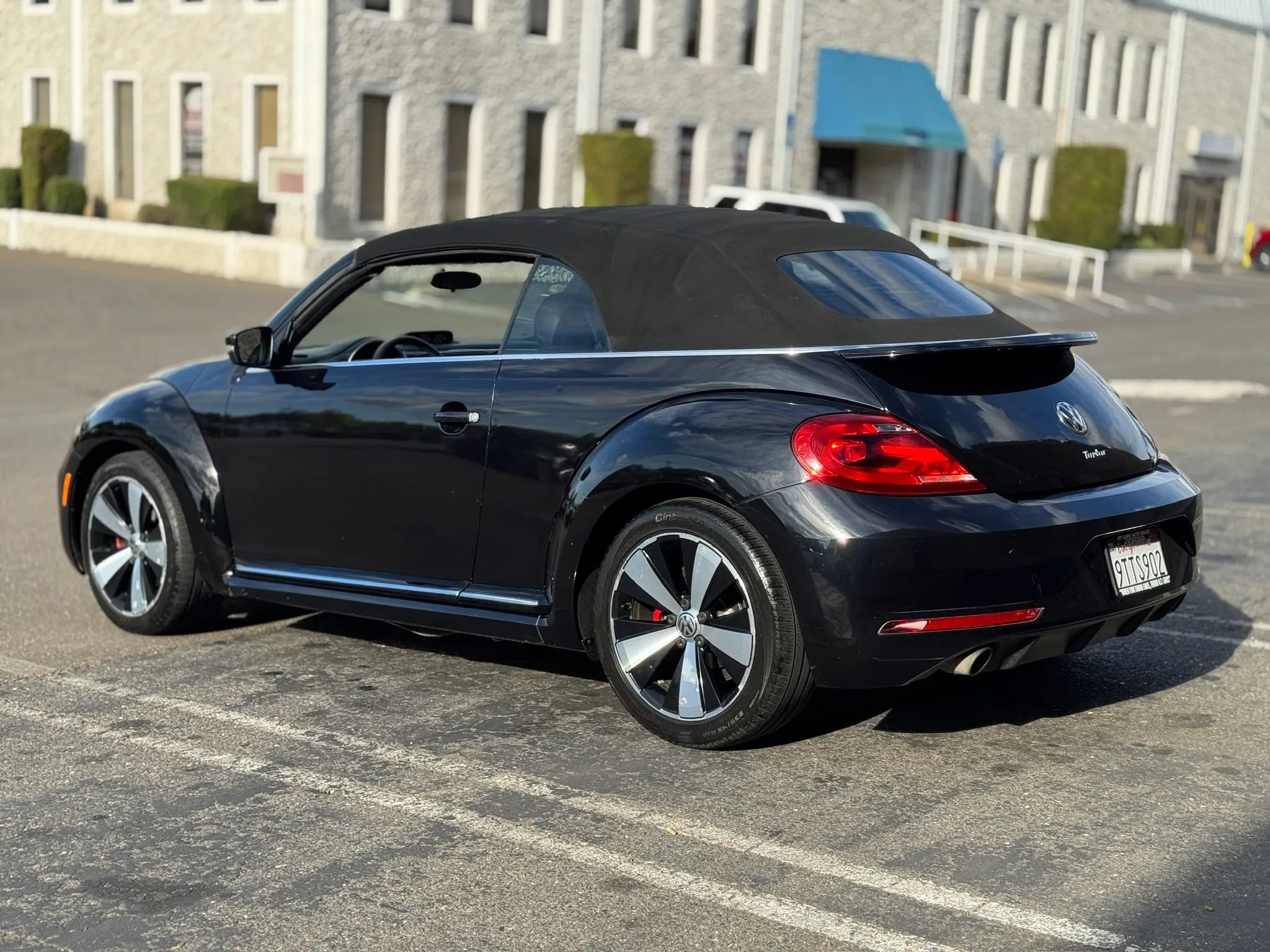 Used 2013 Volkswagen Beetle 2.0T FWD image 5