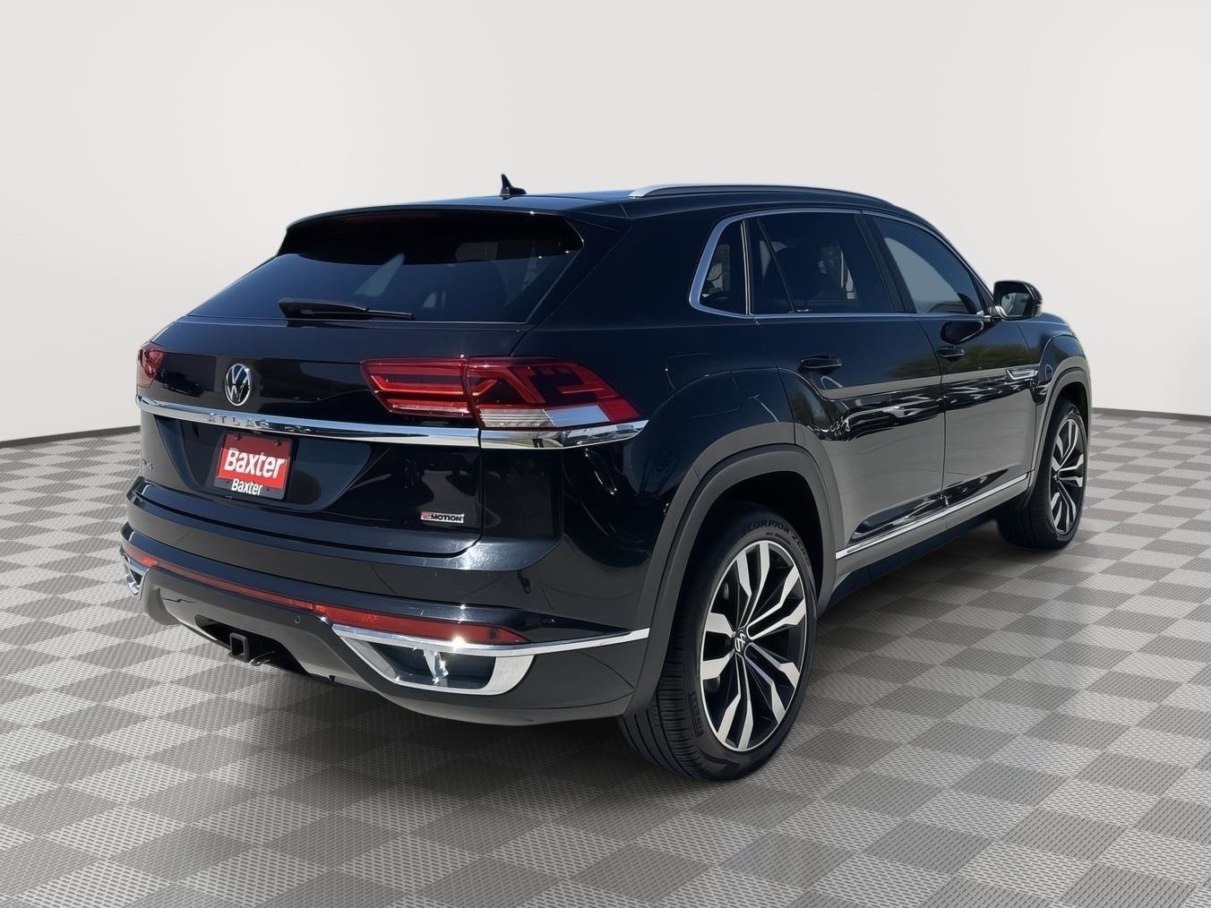 Used 2021 Volkswagen Atlas Cross Sport SEL R-Line AWD/4WD image 12