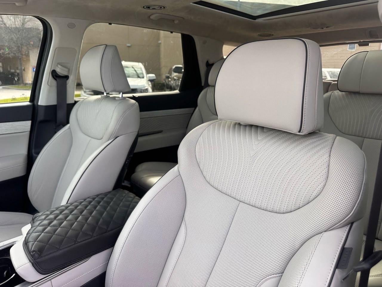 Used 2025 Hyundai Palisade Calligraphy image 30