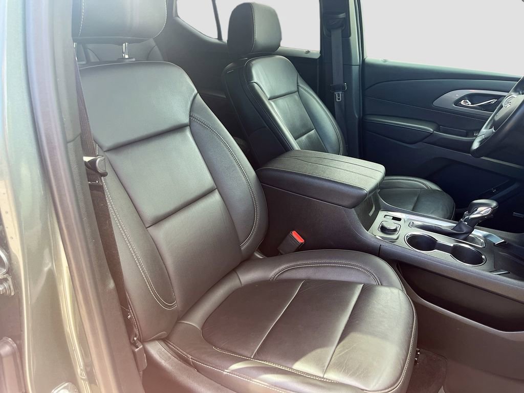Used 2023 Chevrolet Traverse LT w/ LT Premium Package image 31