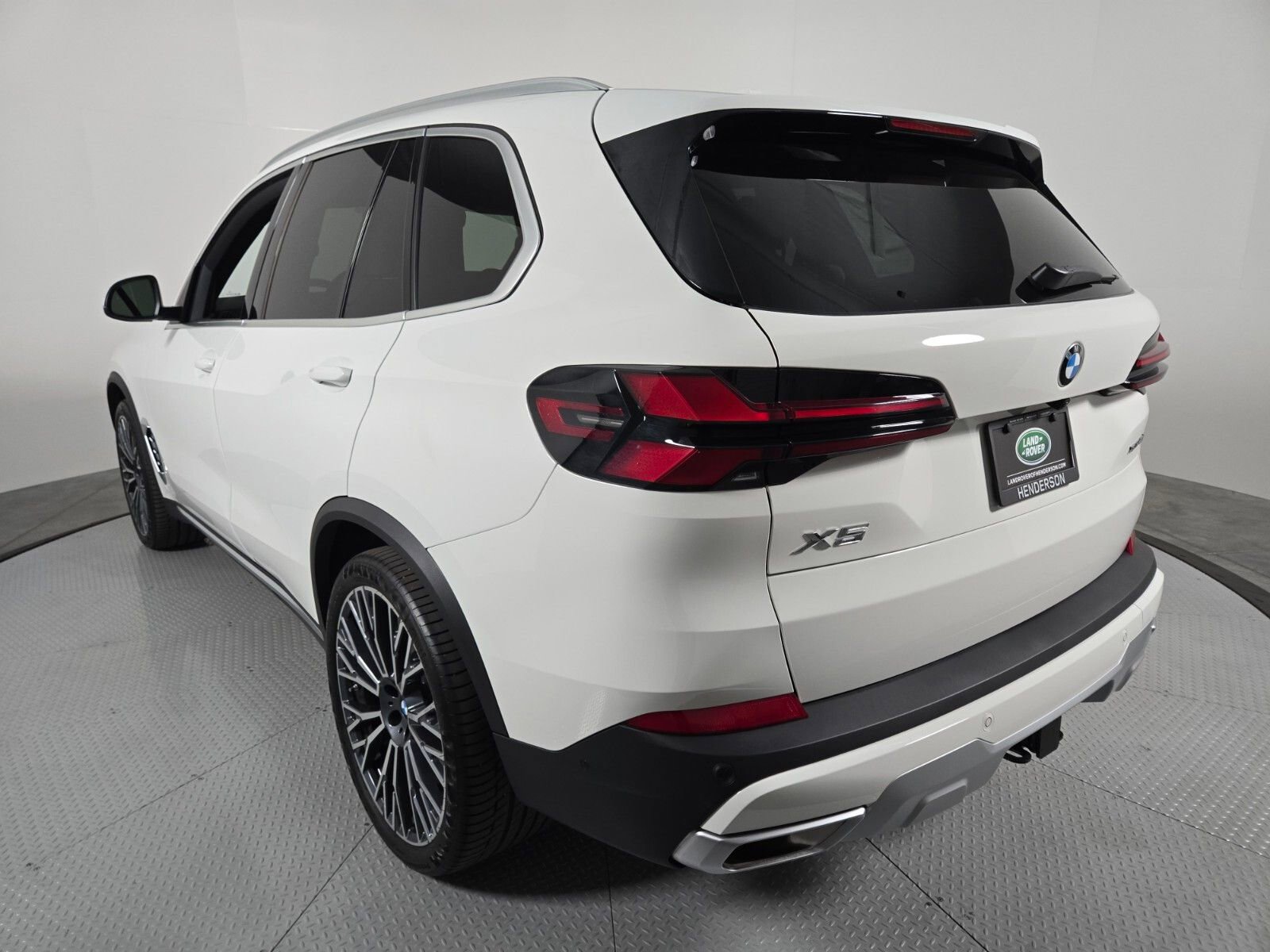 Used 2025 BMW X5 xDrive40i AWD/4WD image 16