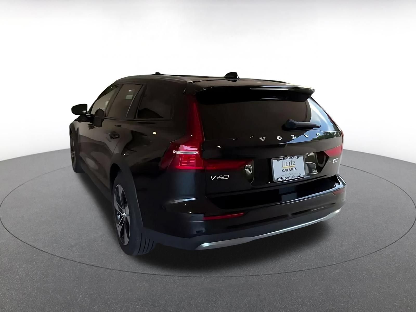 Used 2025 Volvo V60 B5 Cross Country Plus AWD/4WD image 10