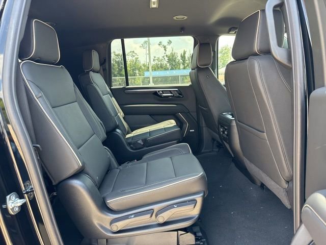 New 2025 Chevrolet Suburban Premier image 18