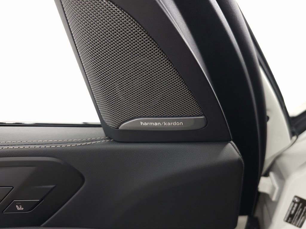 Used 2025 BMW X5 M60i w/ Executive Package image 17