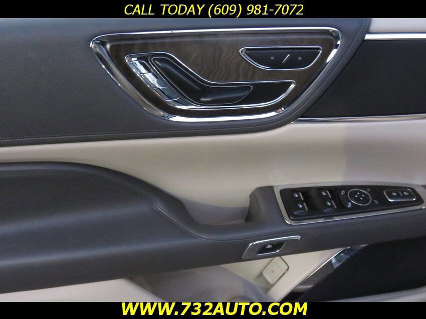 Used 2018 Lincoln Continental Select w/ Continental Climate Package image 28