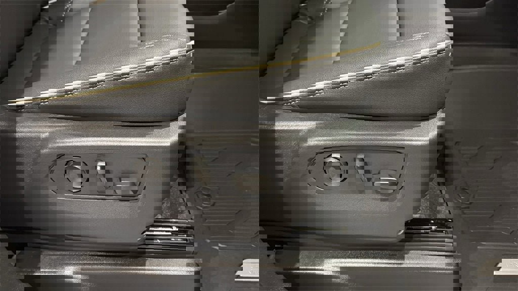 New 2026 GMC Yukon XL Elevation image 13