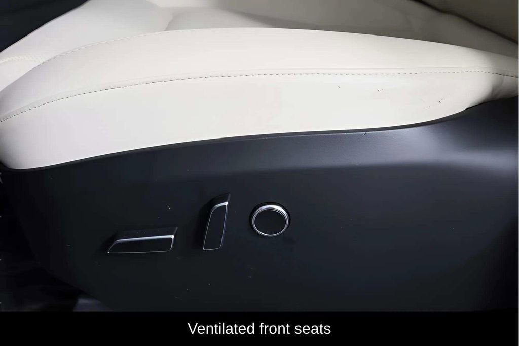 Used 2022 Tesla Model X image 18