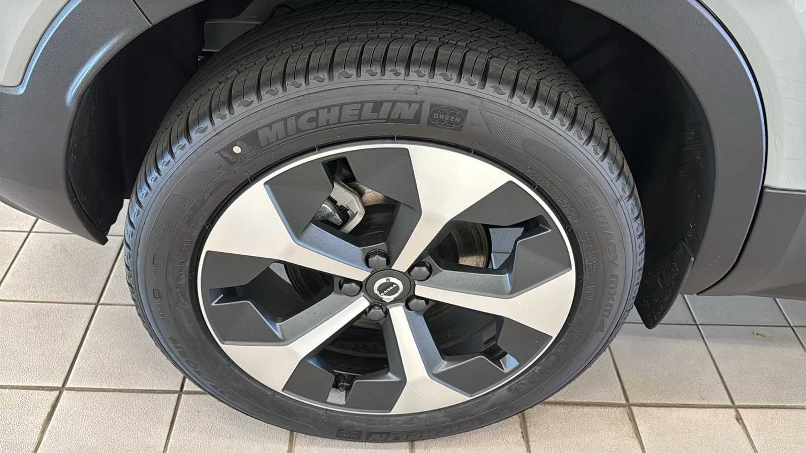 New 2026 Volvo XC40 B5 Plus w/ Protection Package Premier AWD/4WD image 31